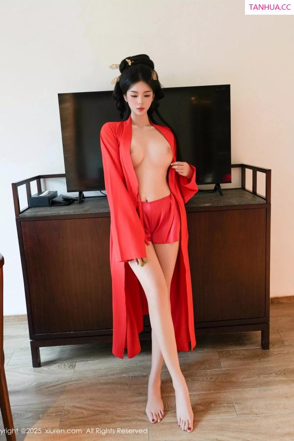   [XiuRen]高清写真图 2025.04.09 No.10126 雪糕CiCi 性感古风第48张图片